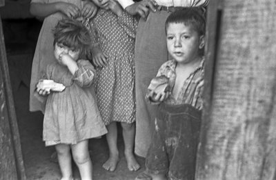 BARNDOM PÅ LANDSKAPET I CROTONE,  av Ando Gilardi