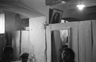 CROTONE - KJELLERHUS av Ando Gilardi