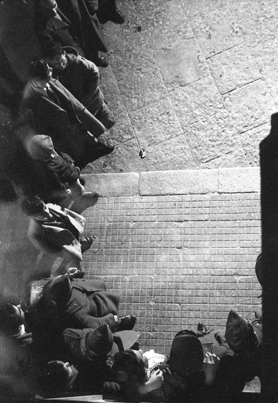 CROTONE - FOTOGRUPPE FRA OVEN av Ando Gilardi