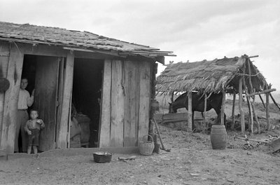 CROTONE-KAMPANJE av Ando Gilardi