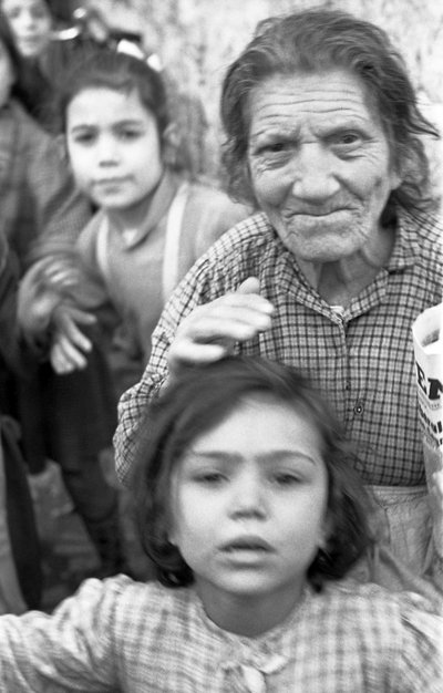 MACIARA AV BARN I CROTONE,  av Ando Gilardi