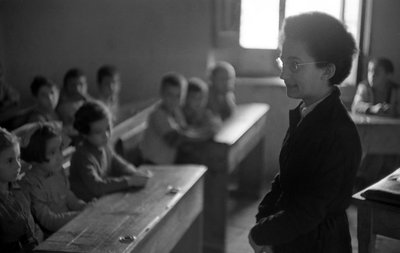 BLANDET BLANDET ELEMENTKLASSE av Ando Gilardi