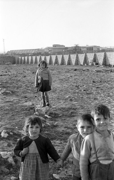 OPPBEVARING BAK FABRIKKEN, Crotone av Ando Gilardi