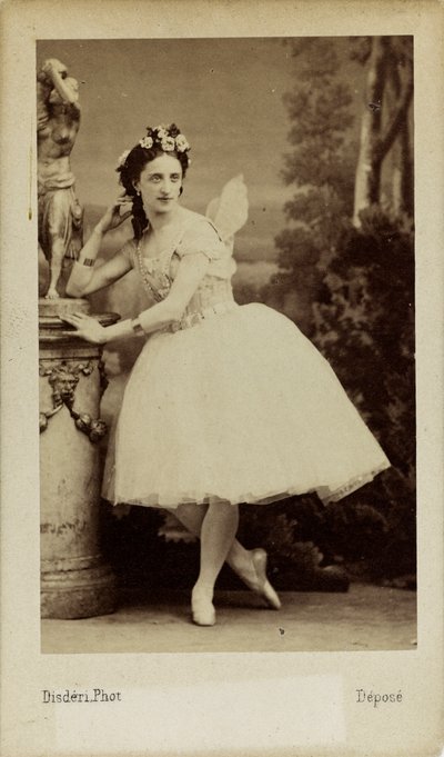 Portrett av ballettdanseren Marfa Muravyeva 1838-1879 i balletten Diavolina..., 1863. av Andre Adolphe Eugene Disderi