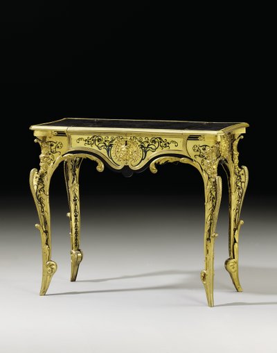 Louis XIV bureau plat, ca. 1700 (ormolu, skilpaddeskall, ibenholt, messing og blåfarget horn) av Andre Charles (attr. to) Boulle