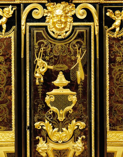 Louis XIV petit armoise, ca. 1700-10 (ormolu, messing, skilpaddeskall, ibenholt og marquetry) av Andre Charles (attr. to) Boulle