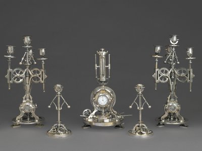 Klokke, del av et femstykke urgarniture, ca. 1880 (sølv bronse, glass, papir) av Andre Romain Guilmet