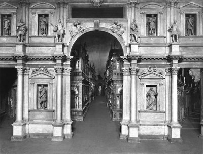 Interiør i teatret, bygget 1580-85 av Andrea Palladio