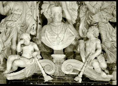 Detalj av begravelsesmonumentet til kardinal Forteguerri (marmor) (detalj av 434103) av Andrea del Verrocchio