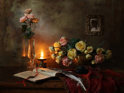 Stilleliv i stearinlysets skinn av Andrey Morozov