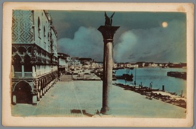 Utsikt over Markusplassen med Colonne di San Marco og hjørnet av Dogepalasset i Venezia av Anonymous