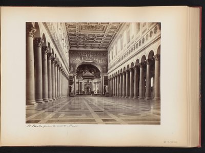 Interiør av Saint Paul utenfor murene i Roma, Italia St. Paolo fuori le Mura. rom (tittel på objekt) av Anonymous