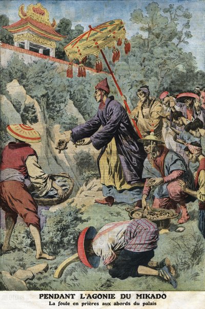 Under smerten til Mikado (keiseren av Japan) Meiji (1852-1912): folkemengden i bønner nær palasset. Gravering i "" Le petit Journal"", 11.08.1912. Privat samling. av Anonymous Anonymous