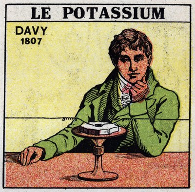 Elektrokjemi: dekomponering av kalium (kalium) og brus av Sir Humphry Davy (1778-1829) i 1807. Anonym illustrasjon fra 1925. Privat samling. av Anonymous Anonymous
