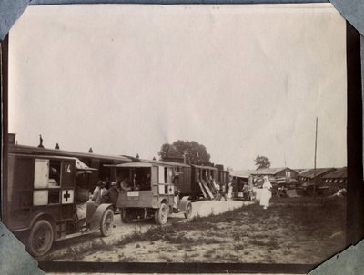 Første verdenskrig 1914-1918: Vaksinasjon av soldater av franske Røde Kors-sykepleiere ved Saint Gilles (Saint-Gilles) stasjon i Den engelske kanal, Basse-Normandie (Nedre-Normandie), Frankrike. Anonym fotografering juni 1917. Privat samling, Stella. av Anonymous Anonymous