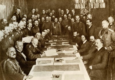 Første verdenskrig: signering av fredsavtalen i Brest Litovsk (Brest-Litovsk) 03.03.1917 mellom tyskerne og russerne. Bolsjevikriket har andre territorier enn Tyskland. Representanter for sentrale imperier (eller Triple Alliance, Tyskland, Austri av Anonymous Anonymous