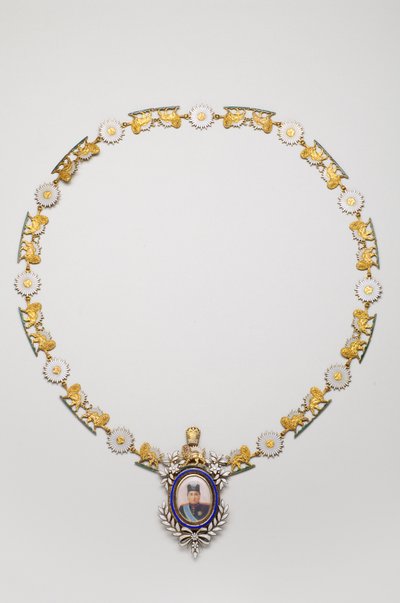 Iran - Imperial Portrait Decoration: Halskjede med portrettet av Ahmad Shah, kong Qajar - begynnelsen av det 20. århundre av Anonymous Anonymous