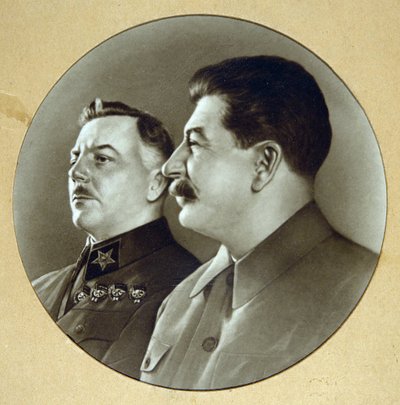 Yosef Stalin og Kliment Voroshilov (Vorochilov av Anonymous Anonymous