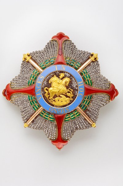 Kingdom of the Two Sicilies - Kongehuset til de to Siciliene: plate av ordenen Saint George of the Reunion - Modell for stormesteren - begynnelsen av 1800-tallet - Gull, sølv, markasitt og emals - D 8,5 cm; vekt 80 g - Privat samling av Anonymous Anonymous