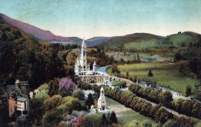 Oversikt over basilikaen og Golgata i Lourdes - Hautes Pyrenees (65) rundt 1900. av Anonymous Anonymous