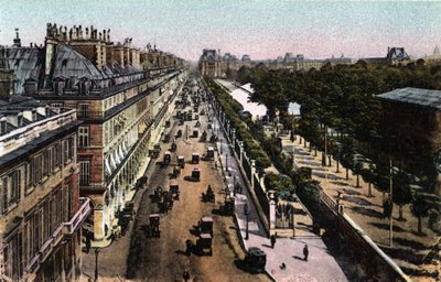 Paris: utsikt over trafikken på rue de Rivoli, mot Louvre. Fotografi av 1920 i "" Artistic Album "" av byen Paris. Privat samling. av Anonymous Anonymous