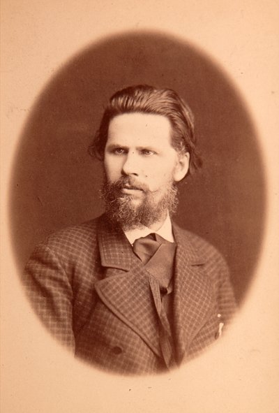 Portrett av kunstneren Ivan Nikolaievitch (Nikolaevich) Kramskoi (1837-1887). Albumin bilde av Anonymous Anonymous