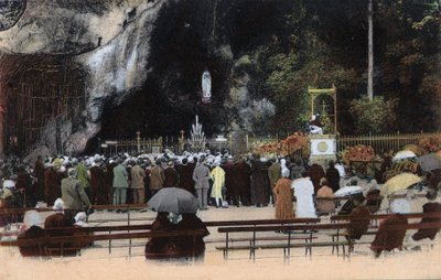 The cave in Lourdes - Hautes Pyrenees (65) around 1900. av Anonymous Anonymous
