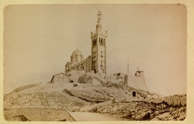 Byen Marseille og dens omgivelser rundt 1885 -1890: Notre Dame de la garde, Privat samling av Anonymous Anonymous