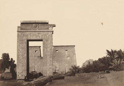 Karnak: Porten til Khonsu av Antonio Beato