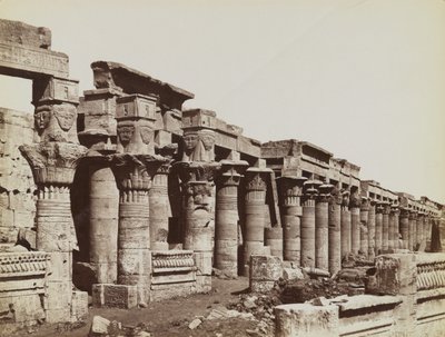 Philae, utsikt fra sørøst for West Colonnade ved Temple of Isis av Antonio Beato