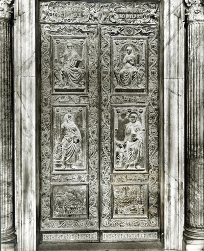 Relieffpaneldør dekorert med scener av Kristus, Jomfruen, SS. Peter og Paul og livet til pave Eugenius IV av Antonio Filarete