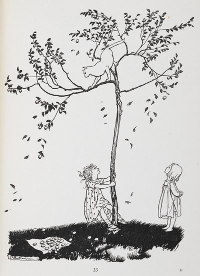 To barn prøver å få en katt ned fra et tre. av Arthur Rackham
