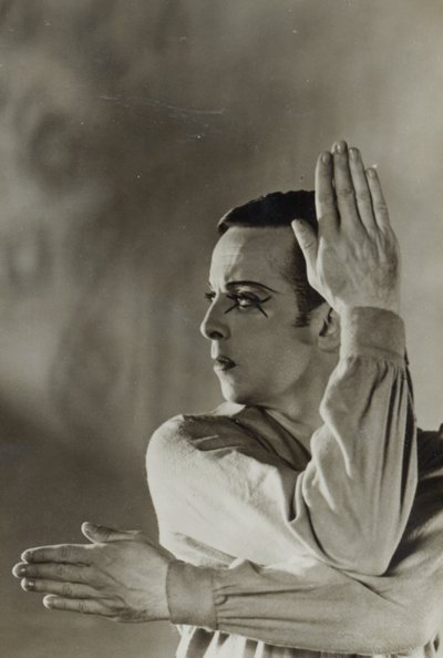 Postkort av Robert Helpmann (1909-86) i The Wanderer 1941 av Australian Photographer