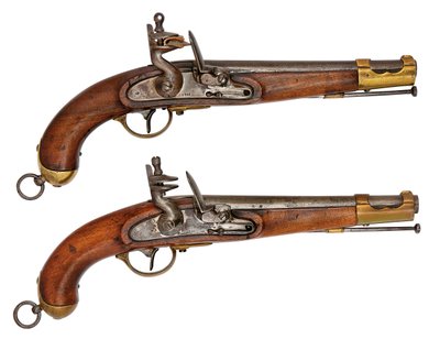 En bøyle av østerrikske 16,9 mm flintlås-tjenestepistoler av Austrian School