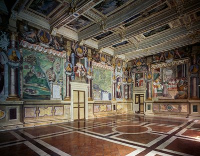Royal eller Hercules hall med fresker av Baldassare Croce som skildrer mytologiske og historiske scener av byen Viterbo, tretak med eiendelene til byen, Rådhuset (tidligere Palazzo dei Priori), Viterbo, Lazio, Italia av Baldassare Croce