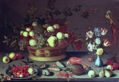 En kurv med druer og annen frukt (olje på panel) av Balthasar van der Ast