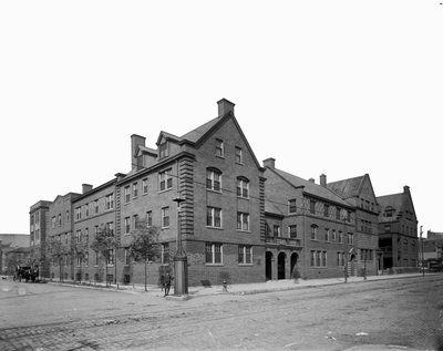 Hull House, Chicago, Illinois, USA, ca. 1905 (s/hvitt-bilde) av Barnes and Crosby