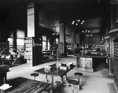 John Crerar Library, Chicago, Illinois, USA, ca. 1900 (s/hvitt-bilde) av Barnes and Crosby