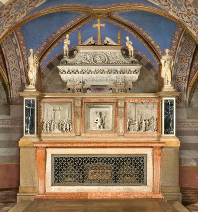 Krypt, høyalter med arken til de hellige Marcellino og Peter Exorcist, fremført av Benedetto Briosco 1506-08, omkomponert av Matteo Galletti 1609 av Benedetto Briosco