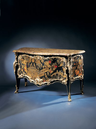 En Louis XV-kommode, 1710-65 av Bernard van Risenburgh II