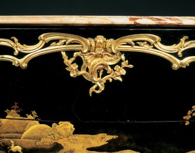 Kommode (ormolu-montert japansk lakk) av Bernard van Risenburgh II