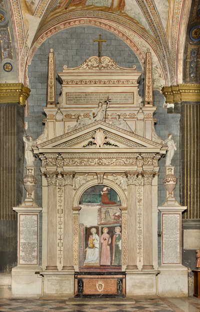 Nord-transept, alteret til St. Mikael erkeengelen, bak altertavlen fresker av Boniface Bembo, Jomfru og barn Saint Aquilina og Saint Catherine of Alexandria, over symbolet på Umilitas av Bonifacio Bembo