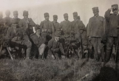 Album av første verdenskrig i Friuli-Venezia Giulia: gruppeportrett av skyttersoldatene til 112.mo-infanteriet av Bourbon Del Monte