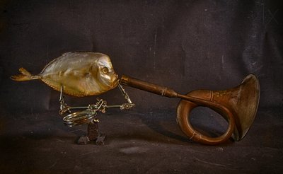 Surrealistisk fiskehorn av Brig Barkow