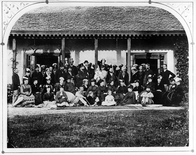 Gruppe - Regjeringshuset, ca. 1871 av British Photographer