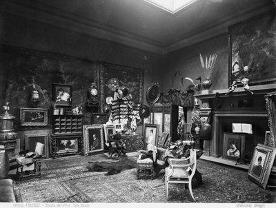 Studiet av maleren og professor Tito Conti, Firenze (s/hv-bilde) av Brogi Brogi