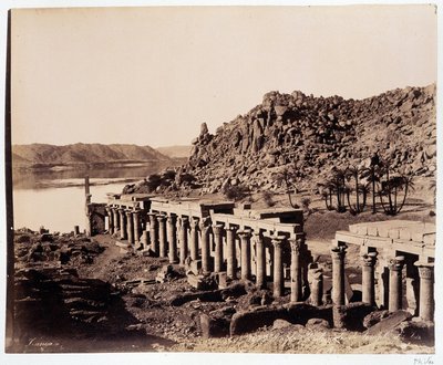 Ruiner av tempelet til Isis i Egypt - fotografi av Zangali-brødrene, sent på 1800-tallet av Brothers Zangaki