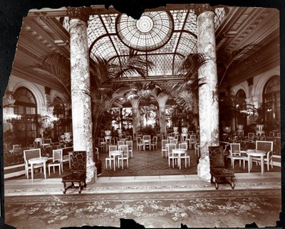 Lounge på Plaza Hotel, ca. 1907 (sølv gelatintrykk) av Byron Company
