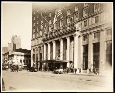 Hovedinngangen til Hotel Pennsylvania, 7th Avenue og 32nd Street, New York, 1919 (sølvgelatintrykk) av Byron Company