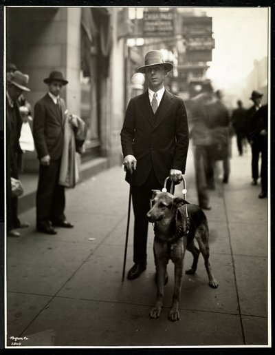 Mr. Himmel fra New York Association for the Blind, 111 East 59th Street, rew York, 1930 (sølv gelatintrykk) av Byron Company